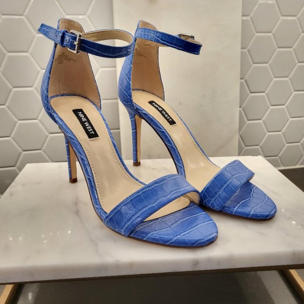 NINE WEST BLUE ANKLE STRAP SANDALS